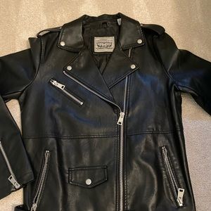 Levi’s women vegan leather biker jacket size L
